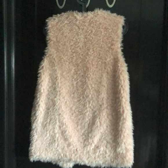 SOLD - Design Lab - Light Pink Sherpa Vest - Picture 4 of 4